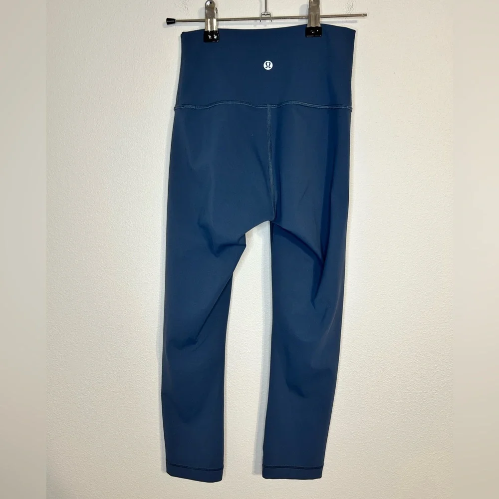 Lululemon Cropped Leggings Size 2 ⭐️